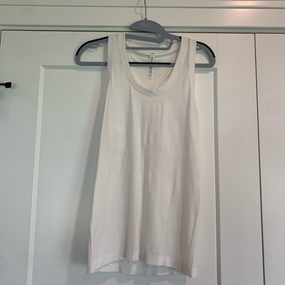 Athleta Momentum Tank